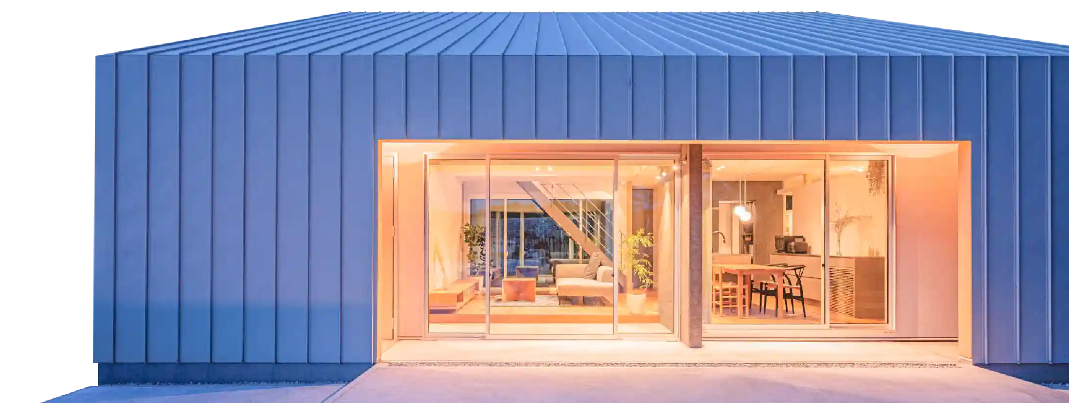 ガレージ付き住宅の夜景